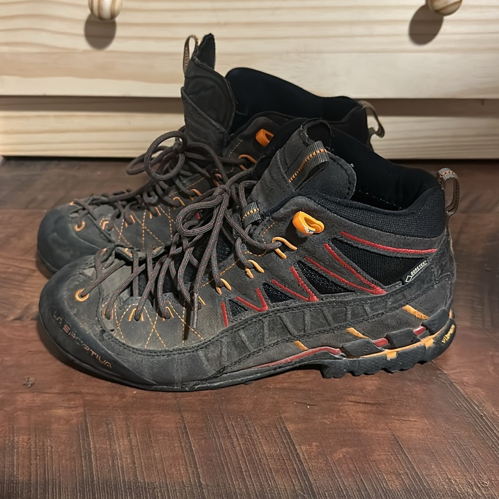 Men's La Sportiva hyper mid GTX hiking boots size 10